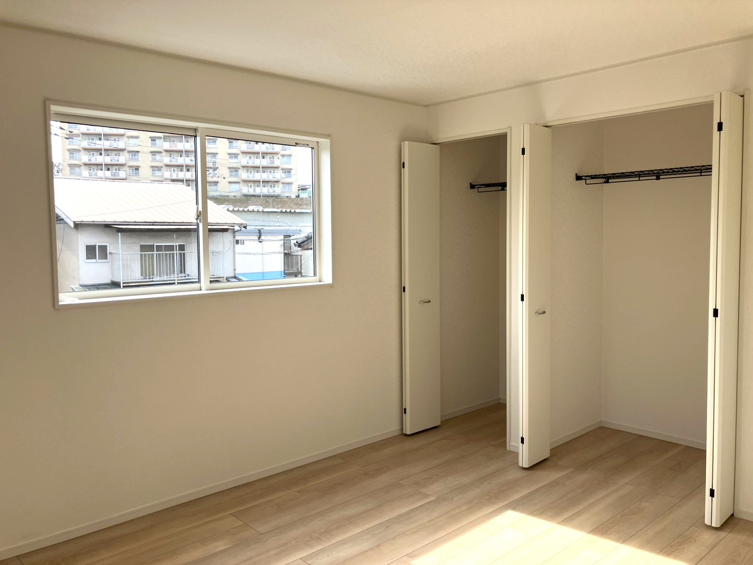 人気の春日町。日当りも良く、静かな住宅街です。 