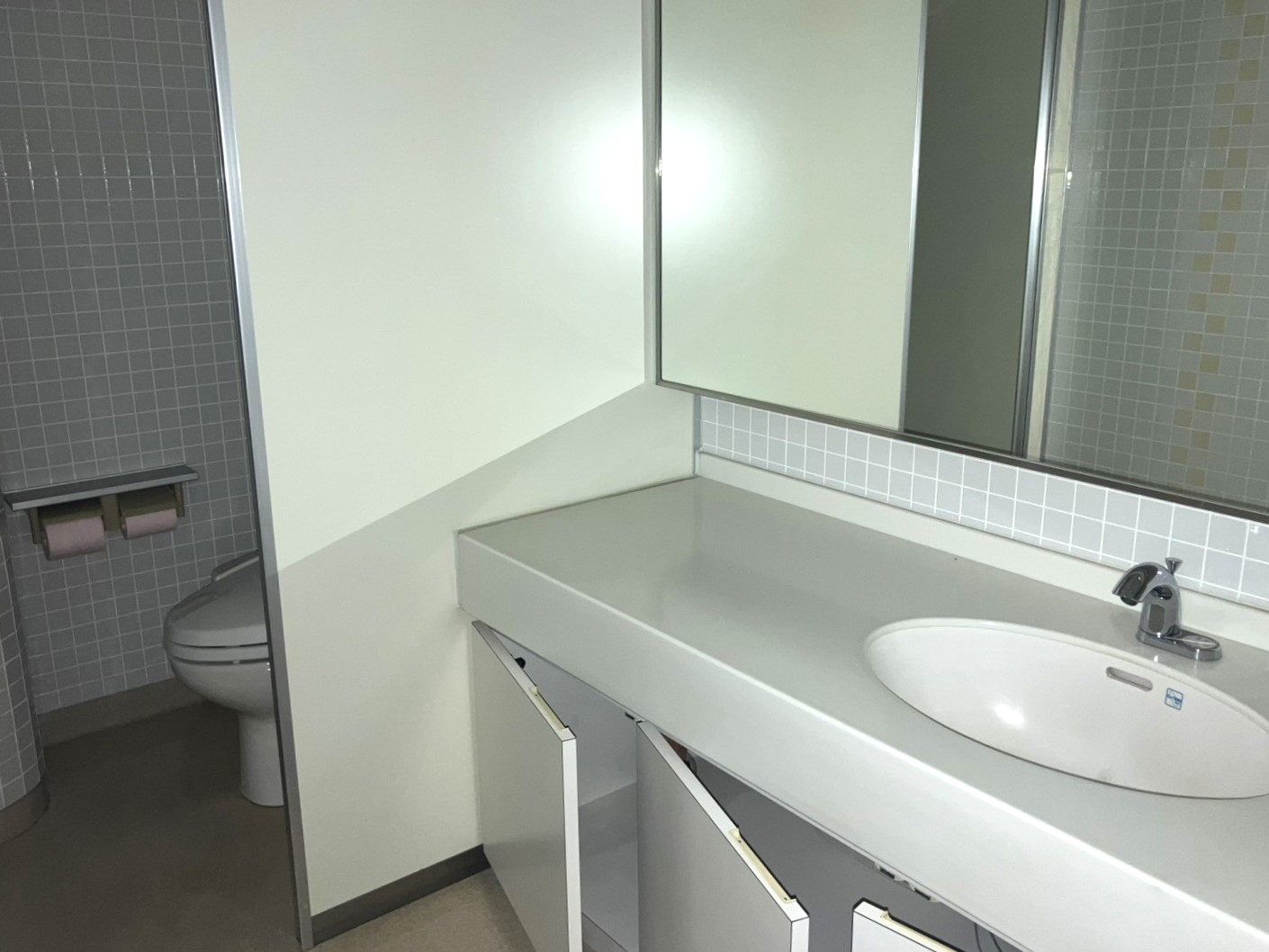 尾道市因島土生町　売事務所 